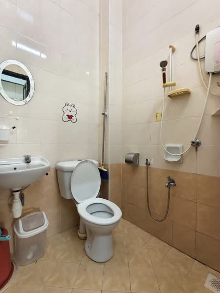 1-storey Terraced House for Sale in Taman Seri Austin (Tebrau) - Karl Lim - Bathroom - PropertyGuru.com.my