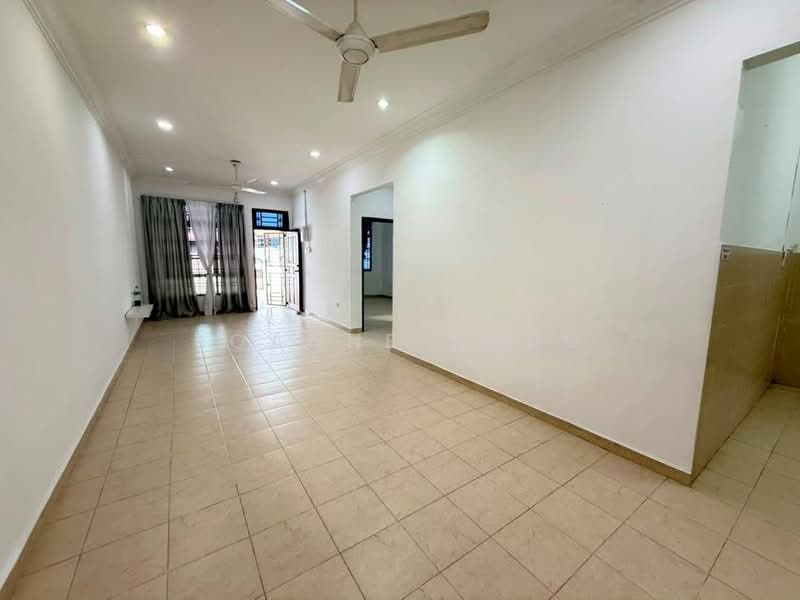 Rumah Teres 1-Tingkat untuk Dijual di Kulai (Johor) - Joanne Yong - Living Room - PropertyGuru.com.my