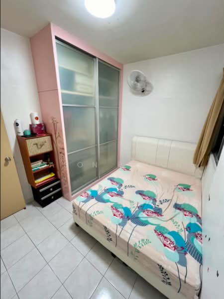 Pangsapuri untuk Dijual di Relau Vista Apartment - Jason Phoon - Bedroom - PropertyGuru.com.my