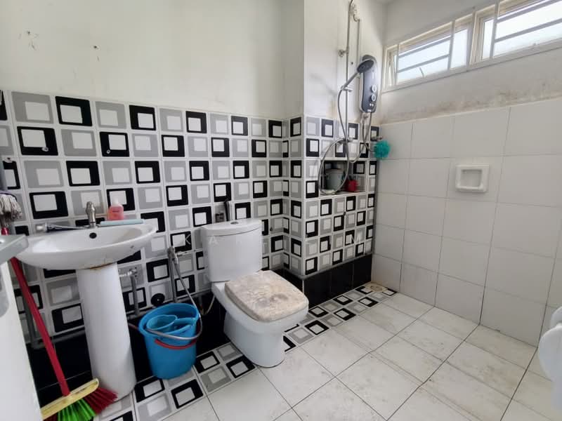 Rumah Teres 1.5-Tingkat untuk Dijual di Setia Eco Gardens (Gelang Patah) - Karl Lim - Bathroom - PropertyGuru.com.my