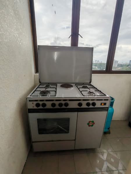 Apartment for Rent at Greenlane Heights Block A - Engie Ong - Kitchen - PropertyGuru.com.my