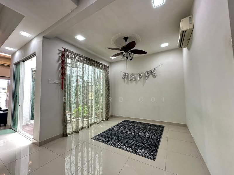 Rumah Teres 2.5 Tingkat untuk Dijual di Taman Oasis (Cheras) - Edward Ooi - Living Room - PropertyGuru.com.my