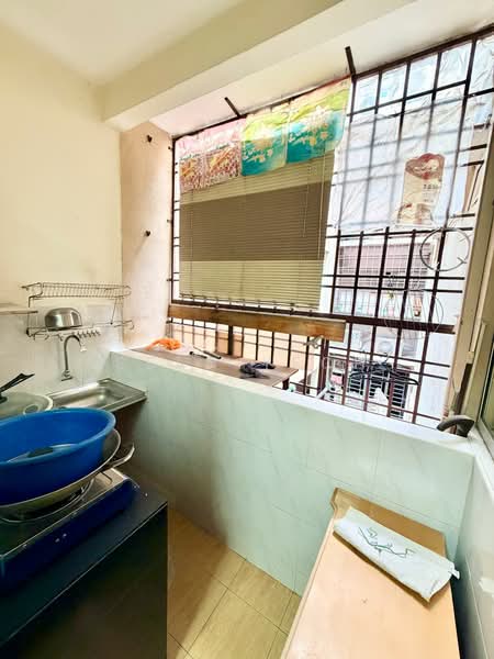 Pangsapuri untuk Dijual di Indah Court Apartment - Sean Yeoh - Kitchen - PropertyGuru.com.my