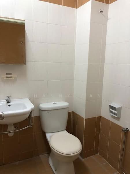Terraced House for Sale in Sungai Long (Bandar Sungai Long) - Shanny Tan - Bathroom - PropertyGuru.com.my