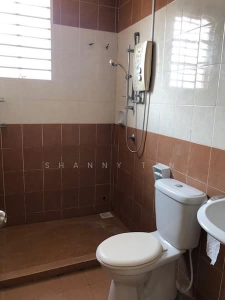 Terraced House for Sale in Sungai Long (Bandar Sungai Long) - Shanny Tan - Bathroom - PropertyGuru.com.my