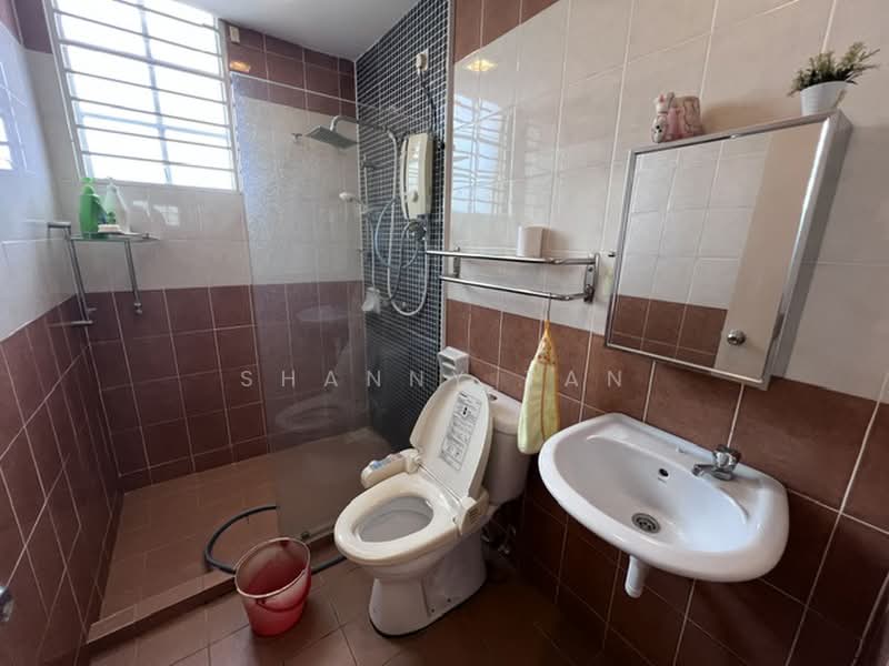 Terraced House for Sale in Sungai Long (Bandar Sungai Long) - Shanny Tan - Bathroom - PropertyGuru.com.my