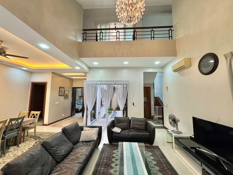 Rumah Berkembar untuk Dijual di Bukit Jelutong (Shah Alam) - Reena Sarif - Living Room - PropertyGuru.com.my