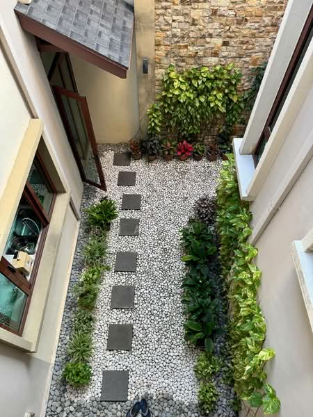 Rumah Berkembar untuk Dijual di Bukit Jelutong (Shah Alam) - Reena Sarif - Exterior - PropertyGuru.com.my