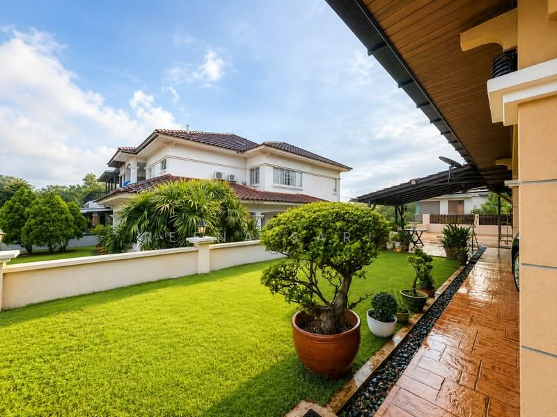 Rumah Berkembar untuk Dijual di Seksyen 13 (Shah Alam) - Reena Sarif - Exterior - PropertyGuru.com.my