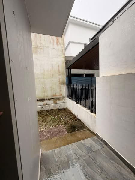 Rumah Teres 2-Tingkat untuk Dijual di Taman Glenmarie (Johor Bahru) - Pauline Ng - Exterior - PropertyGuru.com.my