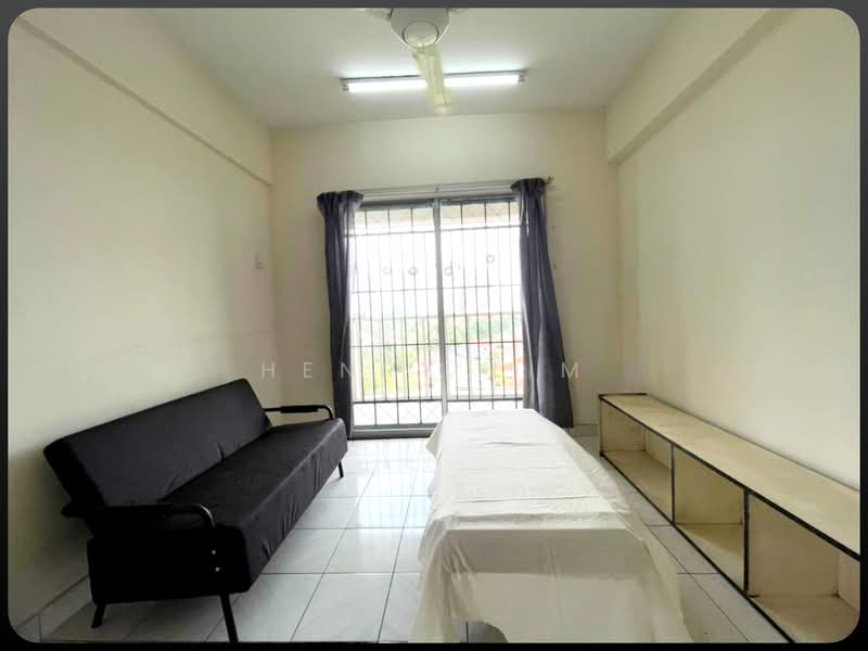Pangsapuri untuk Dijual di Arena Green - Henry Lim - Living Room - PropertyGuru.com.my
