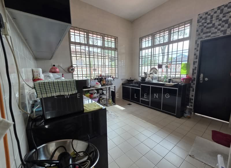 Semi-Detached House for Sale in Taman Bukit Jaya (Ulu Tiram) - Ewe Bee Leng - Kitchen - PropertyGuru.com.my
