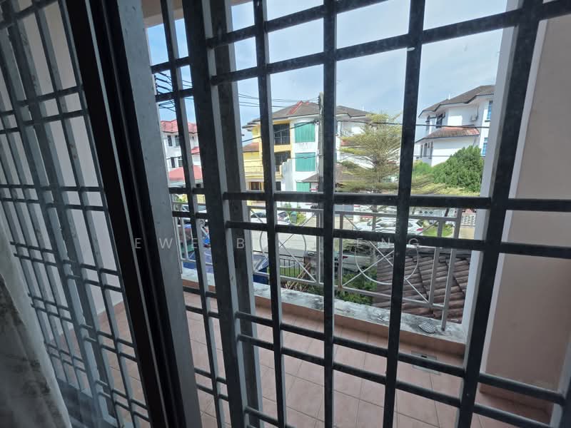 Semi-Detached House for Sale in Taman Bukit Jaya (Ulu Tiram) - Ewe Bee Leng - Exterior - PropertyGuru.com.my