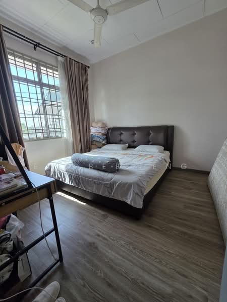 Semi-Detached House for Sale in Taman Bukit Jaya (Ulu Tiram) - Ewe Bee Leng - Bedroom - PropertyGuru.com.my
