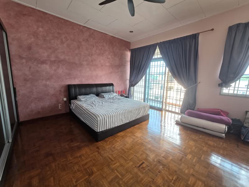 Semi-Detached House for Sale in Taman Bukit Jaya (Ulu Tiram) - Ewe Bee Leng - Bedroom - PropertyGuru.com.my