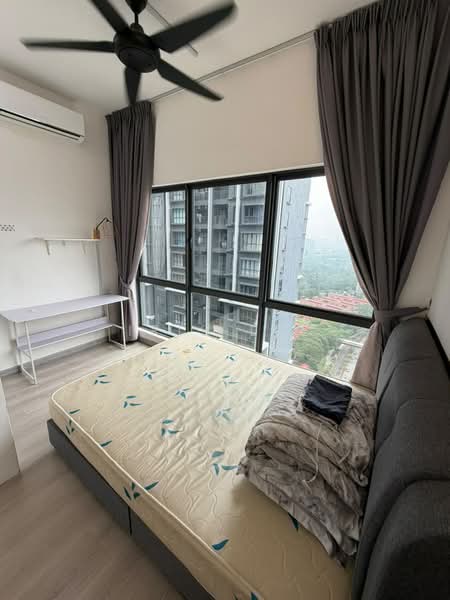 Condominium for Rent at The Holmes 2 - Iris Lee - Bedroom - PropertyGuru.com.my