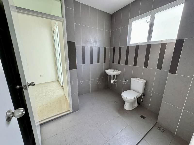 Terraced House for Sale in Taman Jasa Intan (Bukit Mertajam) - Kelvin Ooi - Bathroom - PropertyGuru.com.my