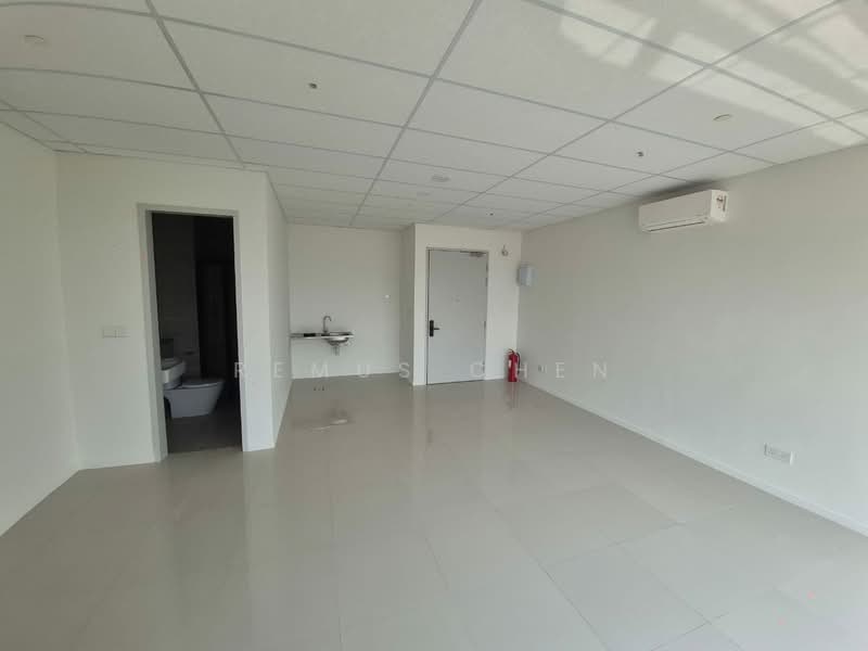 Servis Apartment untuk Disewa di Edelweiss @ Tropicana Gardens - Remus Chen - Bathroom - PropertyGuru.com.my