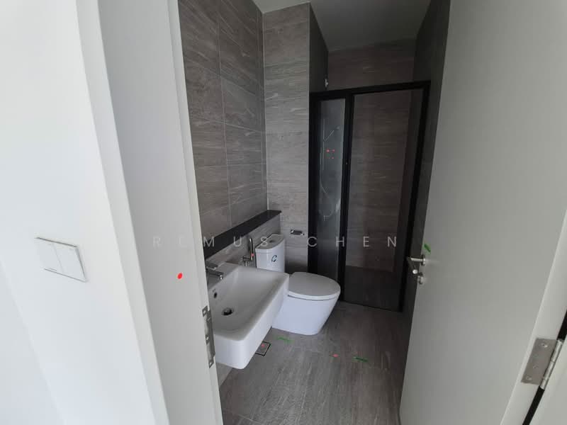 Servis Apartment untuk Disewa di Edelweiss @ Tropicana Gardens - Remus Chen - Bathroom - PropertyGuru.com.my