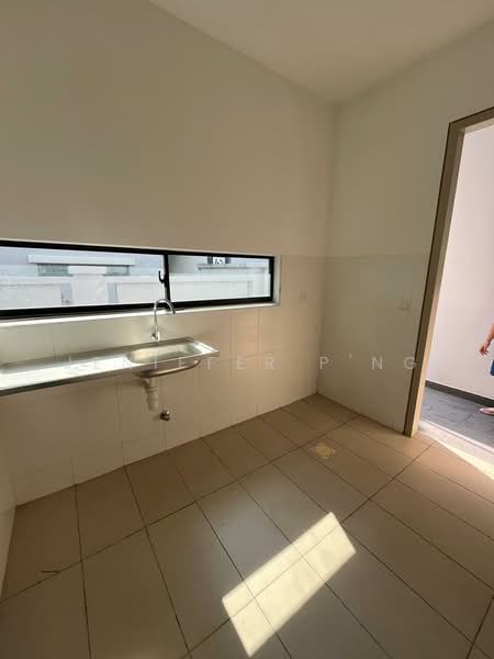 Semi-Detached House for Sale in Telok Panglima Garang (Selangor) - Jeniffer P'ng - Kitchen - PropertyGuru.com.my