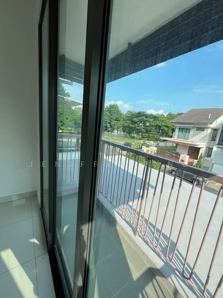 Semi-Detached House for Sale in Telok Panglima Garang (Selangor) - Jeniffer P'ng - Balcony - PropertyGuru.com.my