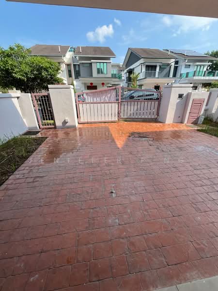Semi-Detached House for Sale in Telok Panglima Garang (Selangor) - Jeniffer P'ng - Exterior - PropertyGuru.com.my