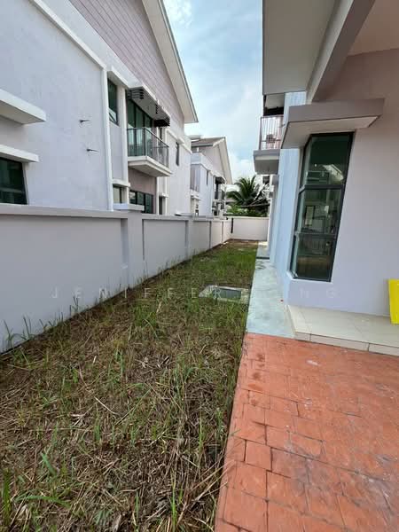 Semi-Detached House for Sale in Telok Panglima Garang (Selangor) - Jeniffer P'ng - Exterior - PropertyGuru.com.my