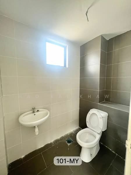 Semi-D Factory for Sale in Kawasan Perindustrian Sungai Puloh (Kapar) - Hao Kai Khaw - Bathroom - PropertyGuru.com.my