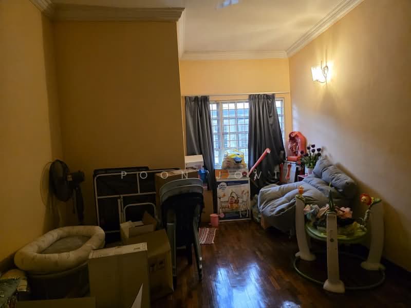 2-storey Terraced House for Sale in Bukit Rahman Putra (Sungai Buloh) - Poon Jovi - Living Room - PropertyGuru.com.my