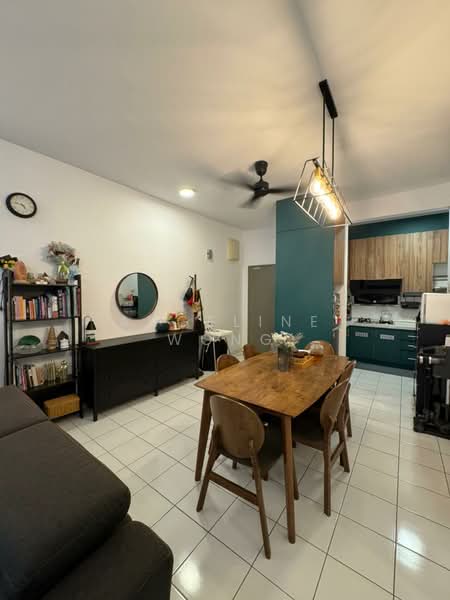 Servis Apartment untuk Dijual di Arena Residences - Angeline Wong - Living Room - PropertyGuru.com.my