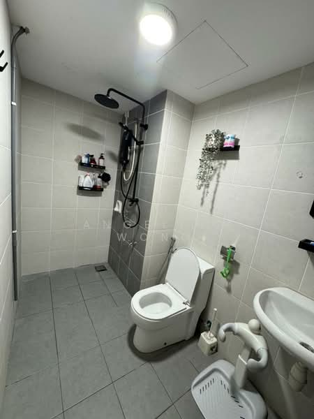 Servis Apartment untuk Dijual di Arena Residences - Angeline Wong - Bathroom - PropertyGuru.com.my