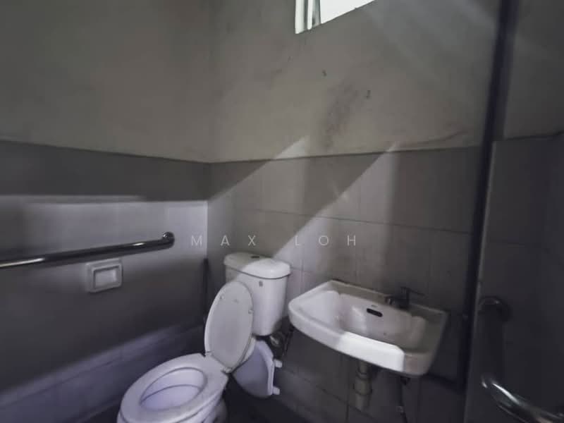 Cluster Factory for Rent in Taman Kempas Utama (Tebrau) - Max Loh - Bathroom - PropertyGuru.com.my