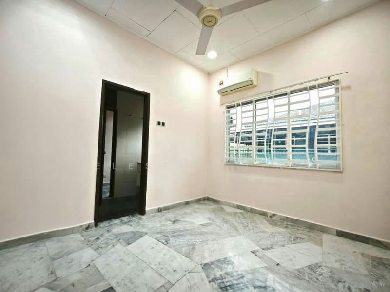 Rumah Teres 2-Tingkat untuk Dijual di Taman Desa Mewah (Semenyih) - Celestine Ting - Interior - PropertyGuru.com.my