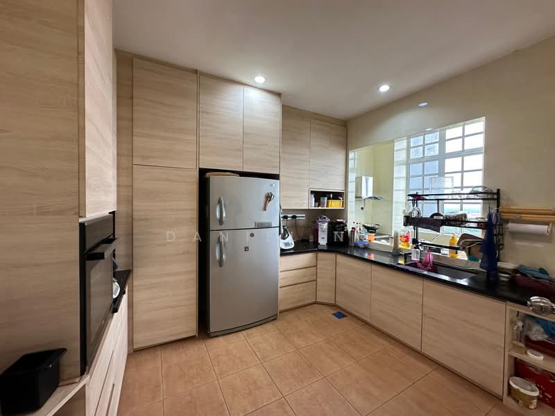 Condominium for Sale at De Summit Condominium - Daniel Ng - Kitchen - PropertyGuru.com.my