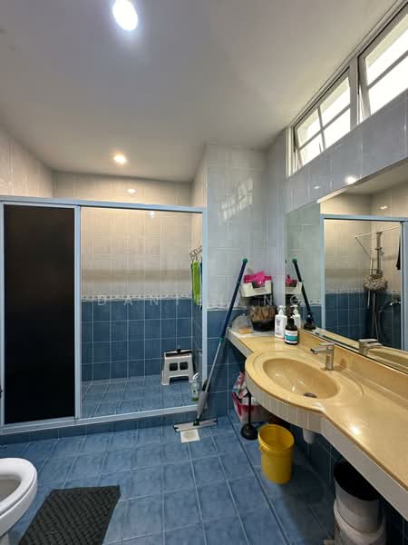 Condominium for Sale at De Summit Condominium - Daniel Ng - Bathroom - PropertyGuru.com.my