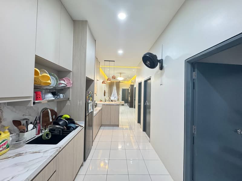 1-storey Terraced House for Rent in Dengkil (Selangor) - Ahmad Faiz - Kitchen - PropertyGuru.com.my