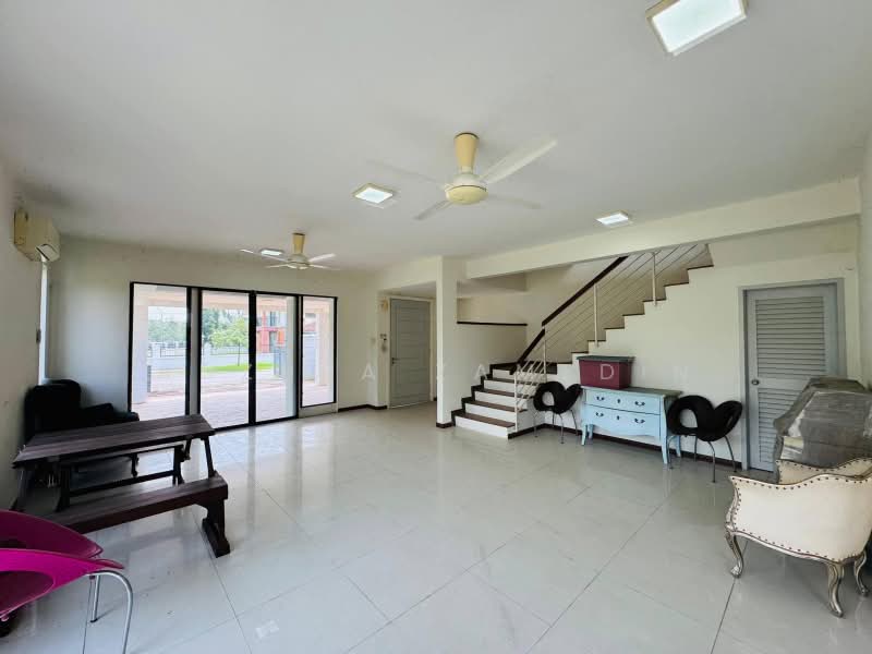2-storey Terraced House for Sale in Cahaya Spk (Shah Alam) - Adzura Zamedin - Living Room - PropertyGuru.com.my