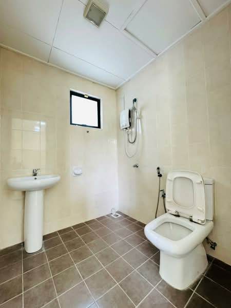 2-storey Terraced House for Sale in Cahaya Spk (Shah Alam) - Adzura Zamedin - Bathroom - PropertyGuru.com.my