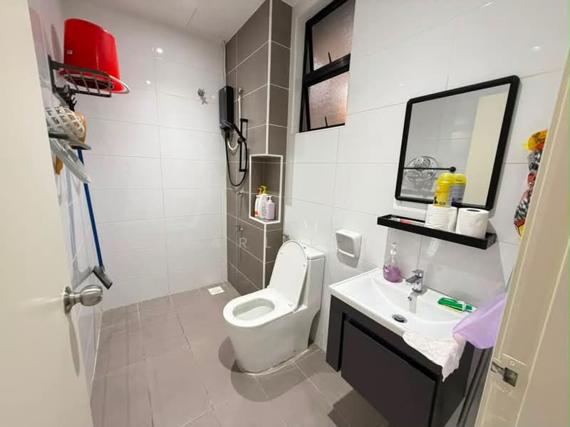 Semi-Detached House for Sale in Bandar Dato Onn (Tebrau) - Karl Lim - Bathroom - PropertyGuru.com.my