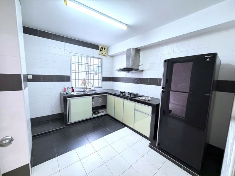 2-storey Terraced House for Sale in Taman Seri Austin (Tebrau) - Karl Lim - Kitchen - PropertyGuru.com.my