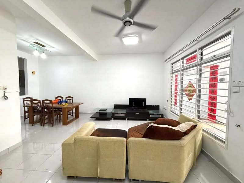 2-storey Terraced House for Sale in Taman Seri Austin (Tebrau) - Karl Lim - Living Room - PropertyGuru.com.my