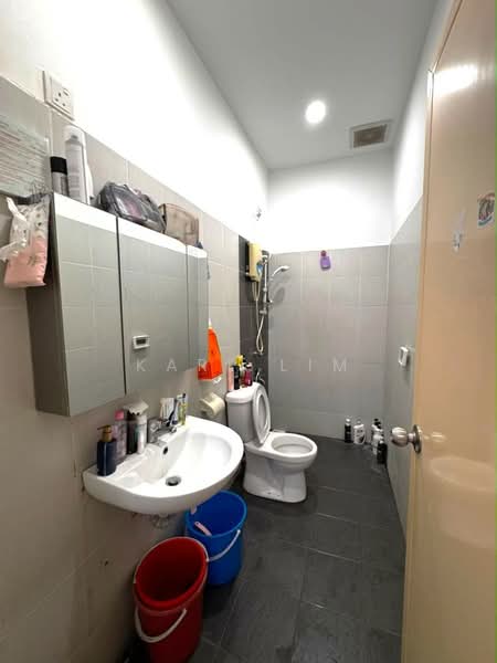 Rumah Teres 2 Tingkat untuk Dijual di Bandar Putra Jaya (Tebrau) - Karl Lim - Bathroom - PropertyGuru.com.my