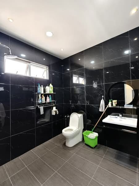 2-storey Terraced House for Sale in Taman Impian Emas (Skudai) - KT Tan - Bathroom - PropertyGuru.com.my