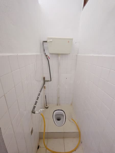 Rumah Teres 1 Tingkat untuk Dijual di Taman Selesa (Bedong) - Wong Chun Yian - Bathroom - PropertyGuru.com.my
