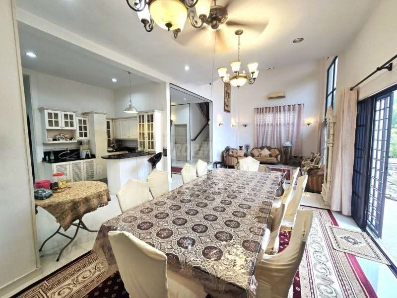 Bungalow House for Sale in Taman Rasah Kemayan (Rasah) - Rena Rahman - Dining Room - PropertyGuru.com.my