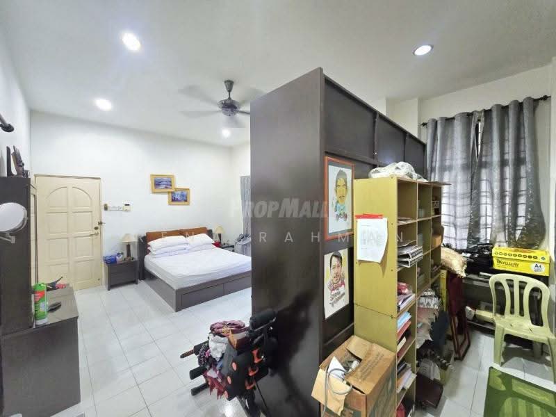 Bungalow House for Sale in Taman Rasah Kemayan (Rasah) - Rena Rahman - Bedroom - PropertyGuru.com.my