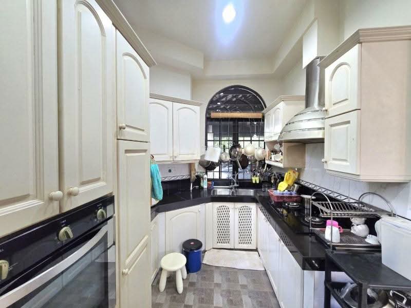 Bungalow House for Sale in Taman Rasah Kemayan (Rasah) - Rena Rahman - Kitchen - PropertyGuru.com.my
