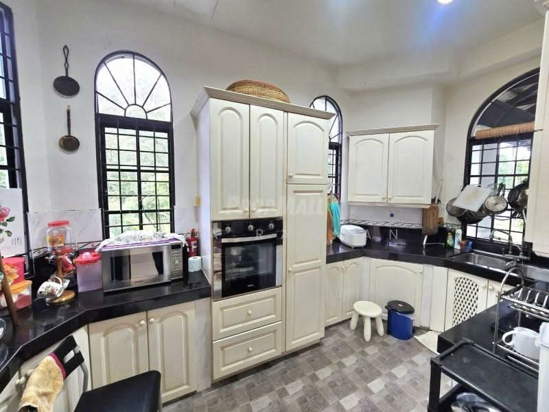 Bungalow House for Sale in Taman Rasah Kemayan (Rasah) - Rena Rahman - Kitchen - PropertyGuru.com.my