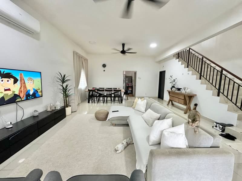 Rumah Teres 2 Tingkat untuk Dijual di Jenjarom (Selangor) - Aqillah Razali - Living Room - PropertyGuru.com.my