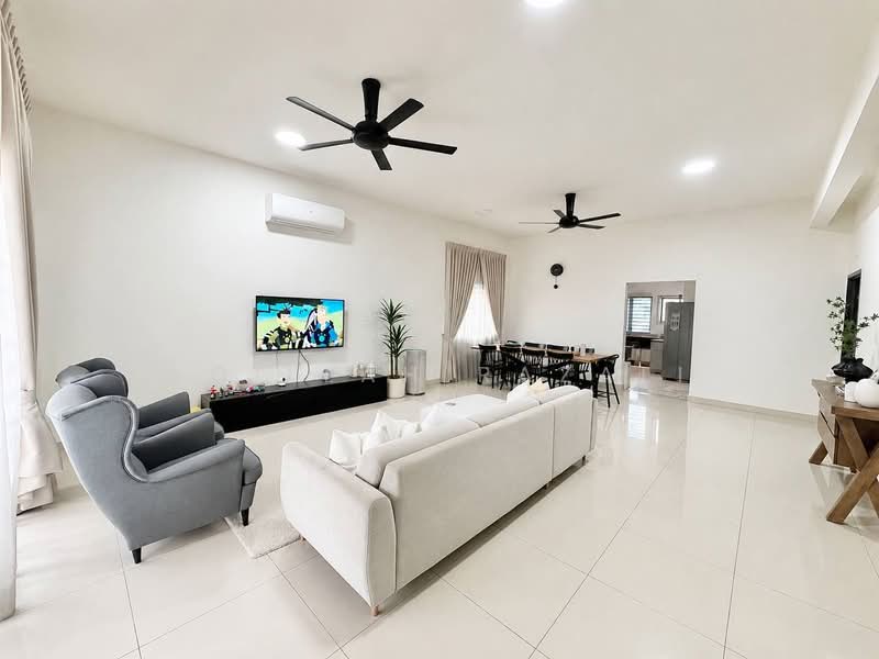 Rumah Teres 2 Tingkat untuk Dijual di Jenjarom (Selangor) - Aqillah Razali - Living Room - PropertyGuru.com.my